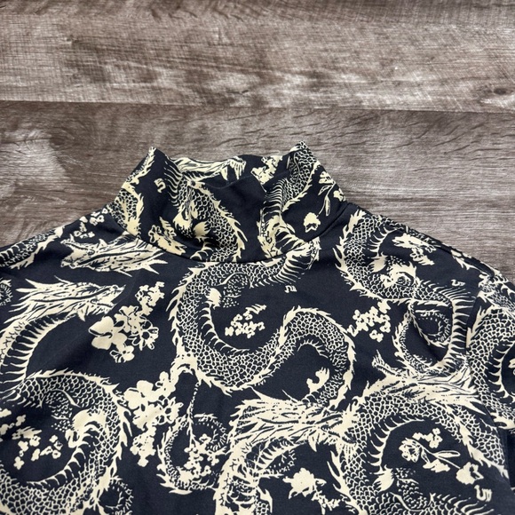 Bershka Chinese Dragon Cropped Long Sleeve Size XS - Picture 3 of 8